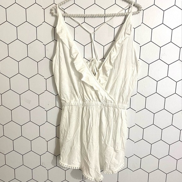 Topshop White Pom Pom Trim Faux Wrap Sleeveless Beach Romper SIZE MEDIUM - Picture 2 of 8